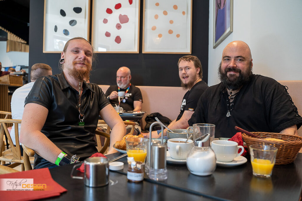 fetish-design-berlin_CSD-Puppy-Brunch-2022-07-24 (41 von 98)