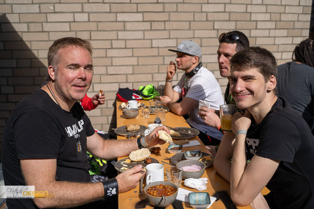 fetish-design-berlin_PuppyBrunch-2022-09-10 (103 von 140)